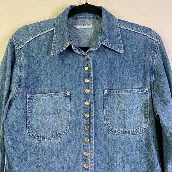 BEBE Shirt Medium Vintage Denim Pearl Snap Chest Pockets 3 Snap Cuff Western - Picture 4 of 13